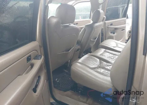 2005 Chevrolet Suburban 1500 Lt z USA, uszkodzony, nr VIN 1GNFK16Z35J213484